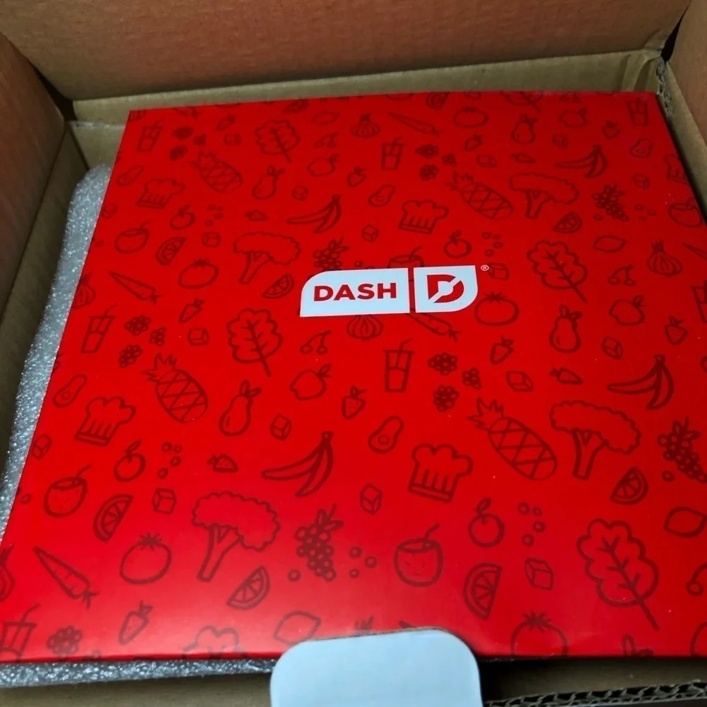 Dash popcorn popper